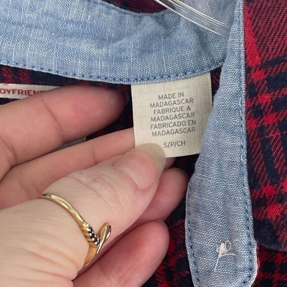Levi’s flannel shirt top button down plaid red black small - Picture 9 of 10